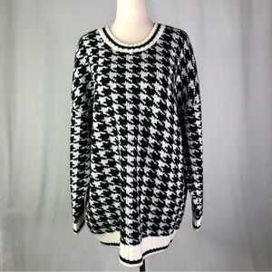 Torrid houndstooth sweater black and white 1